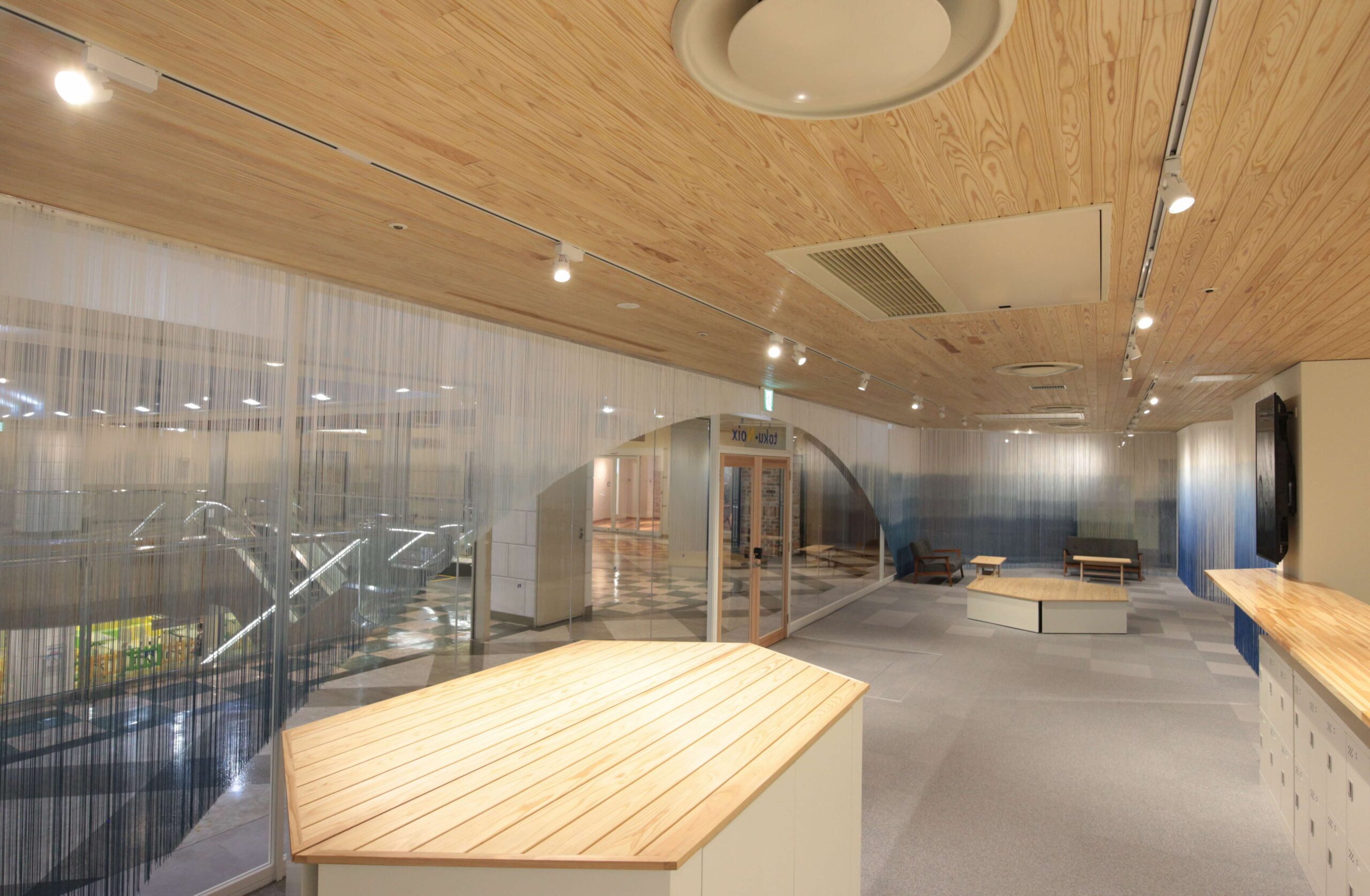 ラウンジエリア/ディスプレイエリア